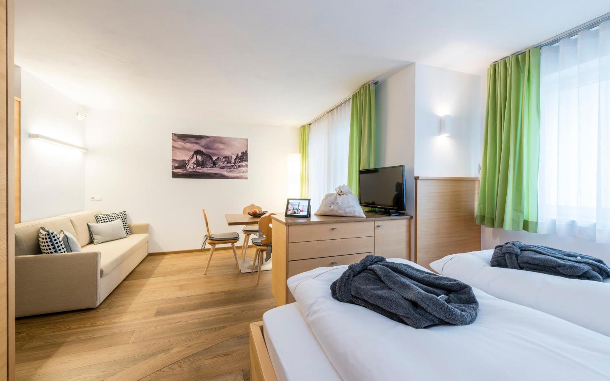 Avita - Suites To Relax Ortisei Kültér fotó