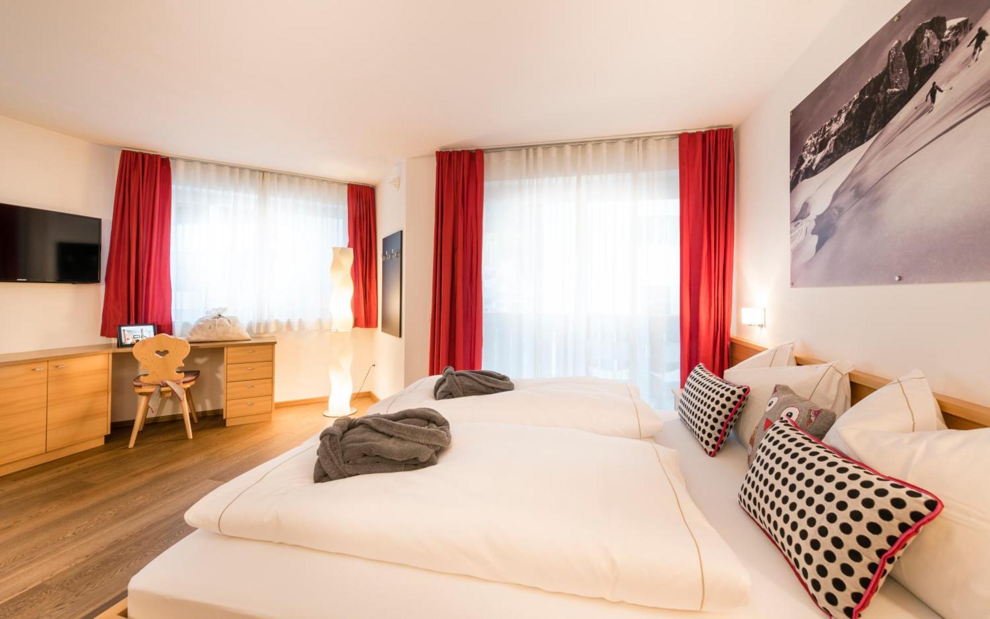 Avita - Suites To Relax Ortisei Kültér fotó