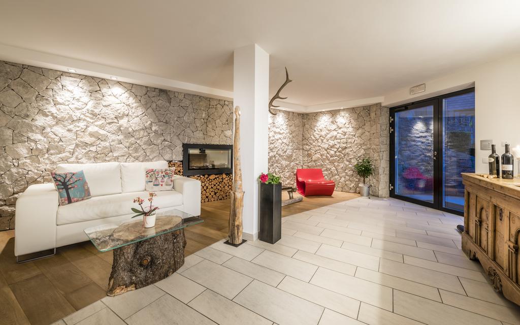 Avita - Suites To Relax Ortisei Kültér fotó